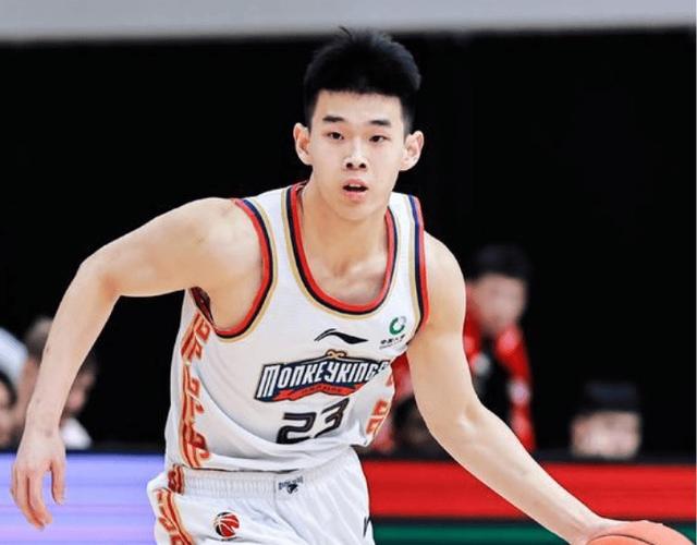 关于新疆男篮以微弱优势取胜，连胜之路仍坚定的信息