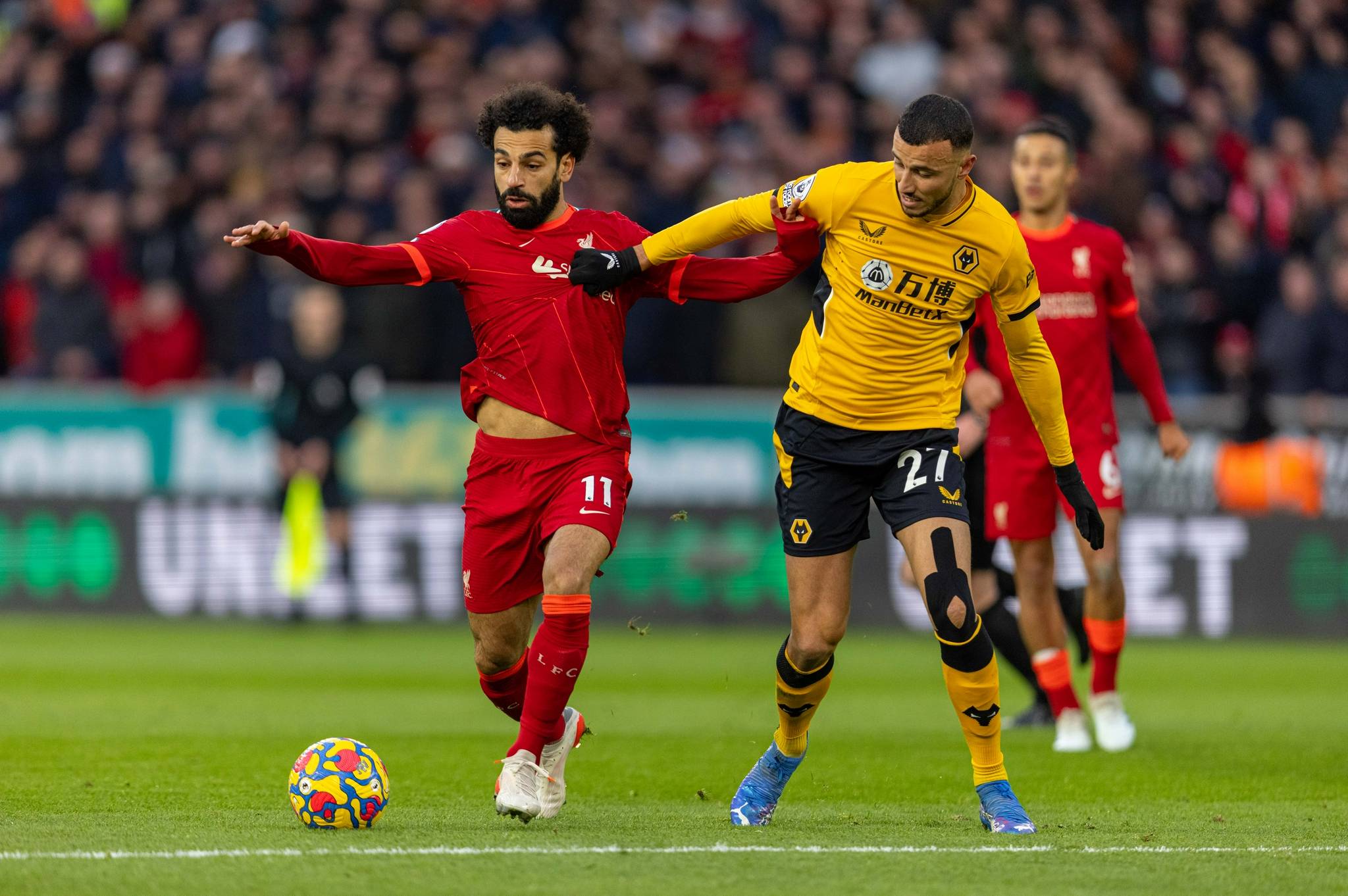 激情角逐不容错过：双方火药味足球大战的简单介绍