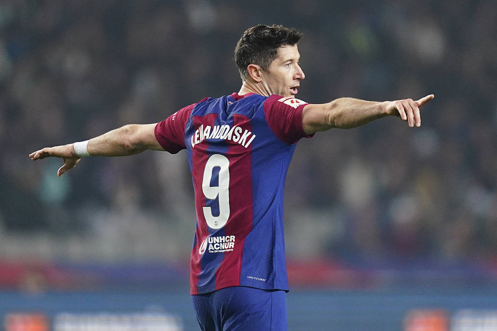 莱万多夫斯基新星最后时刻胜出表现突出，TL前途光明！赢得满堂喝彩(莱万多夫斯基与华为解约)