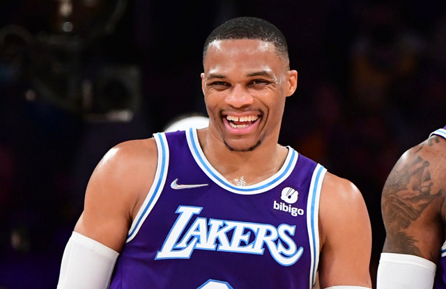 巴黎圣日耳曼士气爆棚，巴黎大师赛次回合遇上洛杉矶湖人，目标明确直指晋级(巴黎圣日耳曼近期比赛回放)